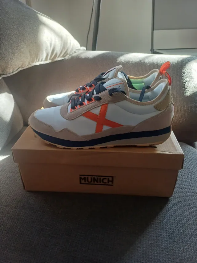 Zapatillas Munich UM 31 Hombre Blancas Naranja