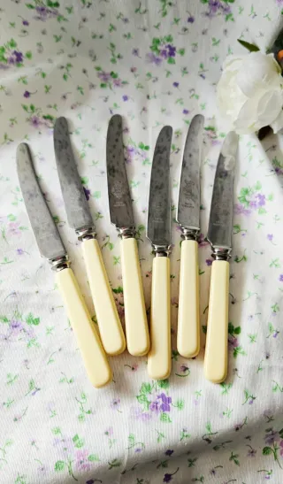 Set di 6 coltelli antichi per spalmare in sheffie