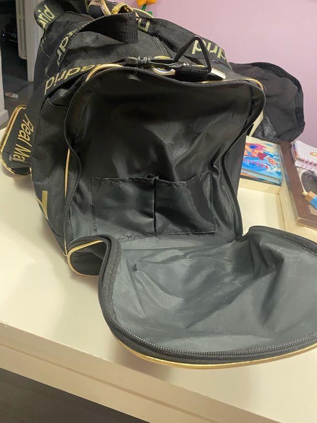 Bolsa Deporte Real Madrid Negra y Dorada