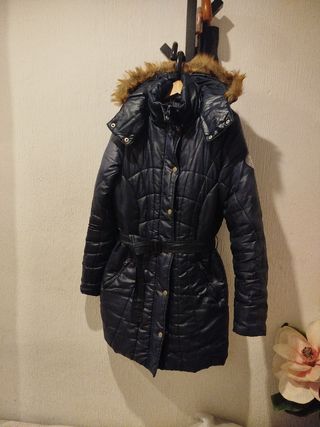 Abrigo azul mujer con capucha y cinturón