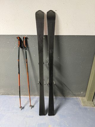 Esquís Salomon con bastones