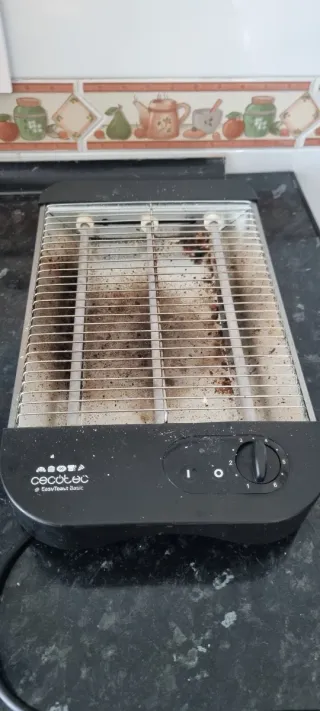 Tostadora Cecotec EasyToast Basic