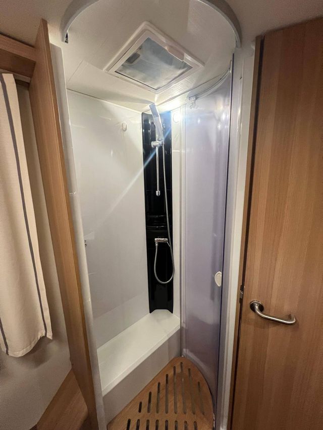 Autocaravana LMC H607