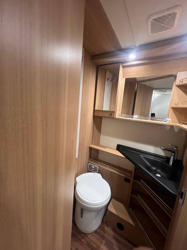 Autocaravana LMC H607