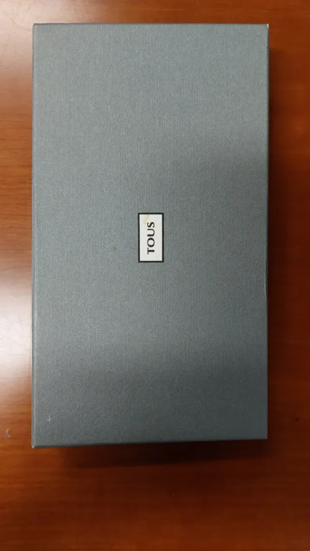 Tous abrecartas y lupa en caja