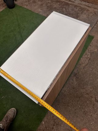 Mesa plegable con estantes