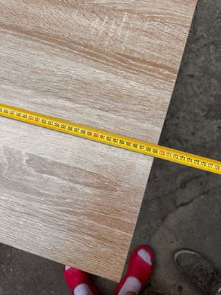 Mesa plegable con estantes