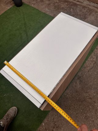 Mesa plegable con estantes