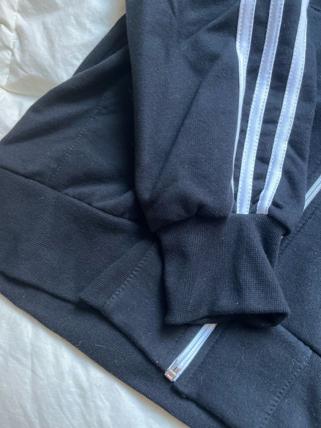 Sudadera Adidas con capucha y cremallera