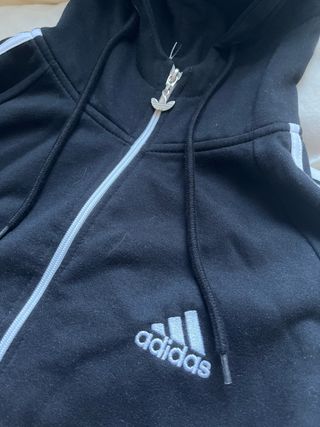 Sudadera Adidas con capucha y cremallera