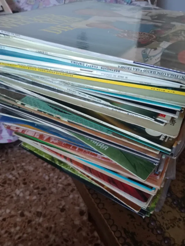 Colección  de más de 130 Vinilos Antiguos.