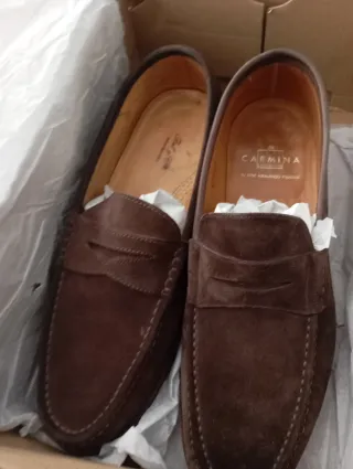 Zapatos de ante Carmina Marrones tara