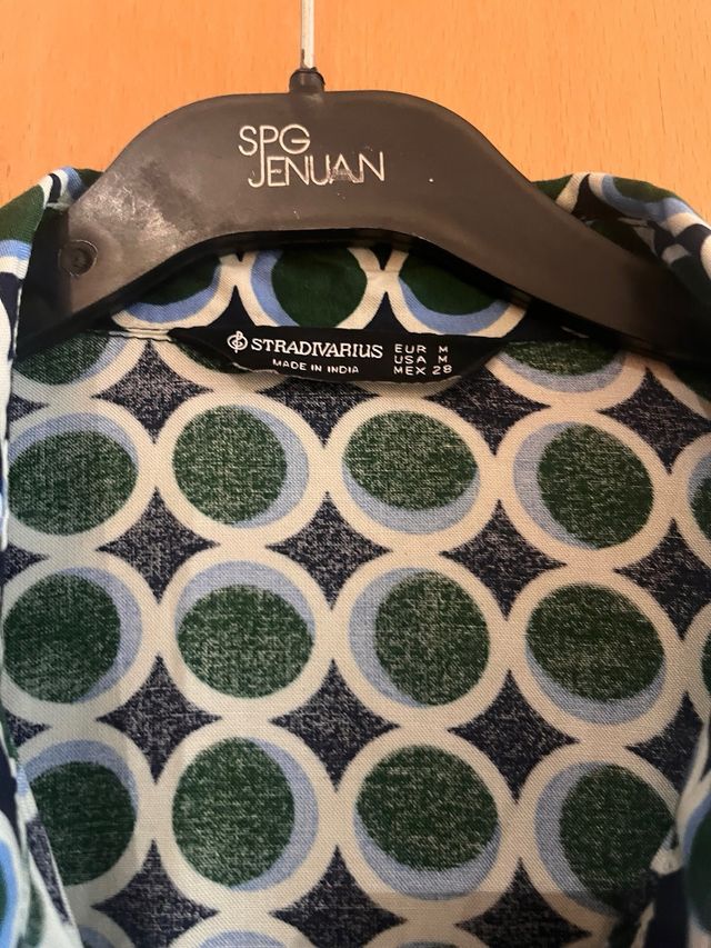 Vestido Stradivarius estampado círculos talla M