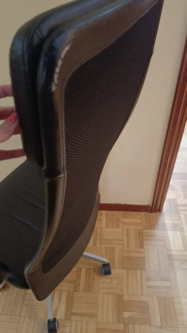 Silla de oficina Markus negra con ruedas