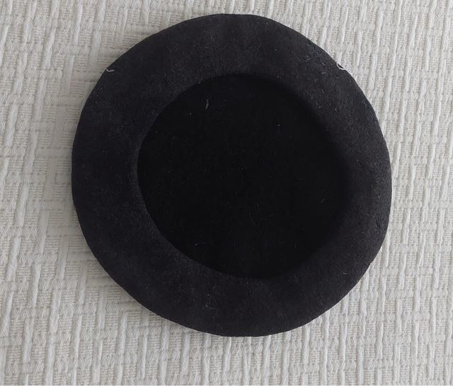 Se Regala Boina Negra