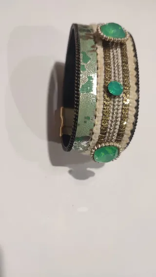 Pulsera mujer eslabones dorados y piedras verdes
