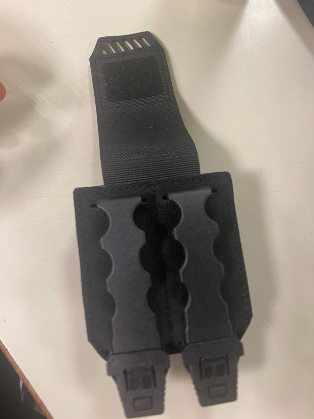 Porta grilletes Molle negro