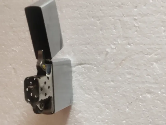 Accendino Zippo argentato