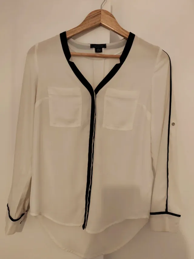 Blusa Topshop Blanca con Ribete Negro Talla XS