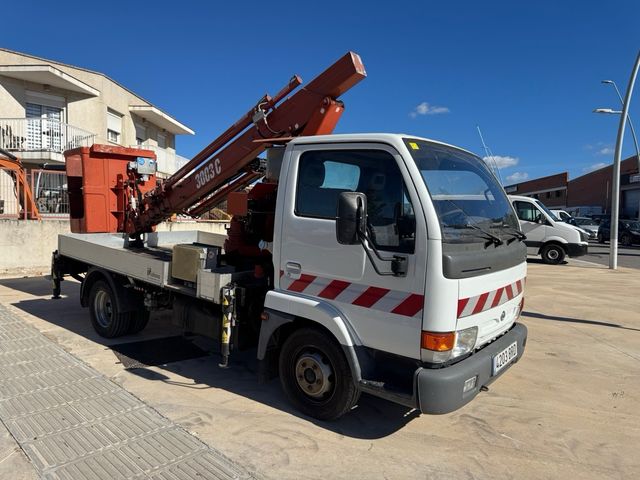 Camion cesta 3500kg NISSAN Cabstar