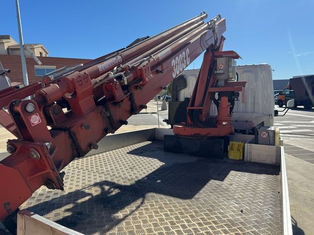 Camion cesta 3500kg NISSAN Cabstar