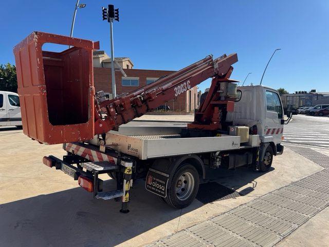 Camion cesta 3500kg NISSAN Cabstar
