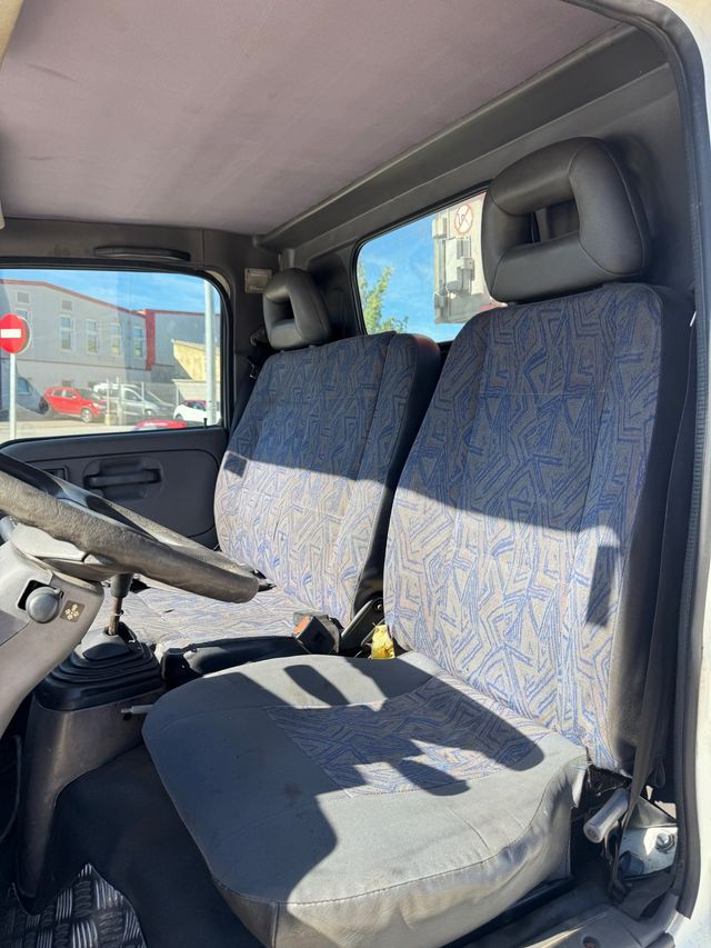 Camion cesta 3500kg NISSAN Cabstar