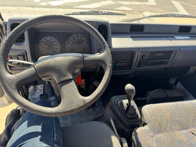 Camion cesta 3500kg NISSAN Cabstar