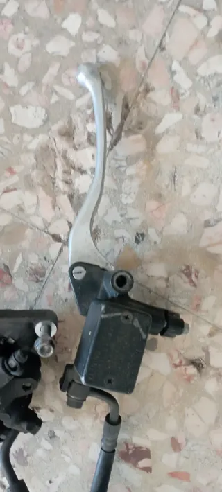 Pinza e Pompa Freno SH 300 (2007-2011)