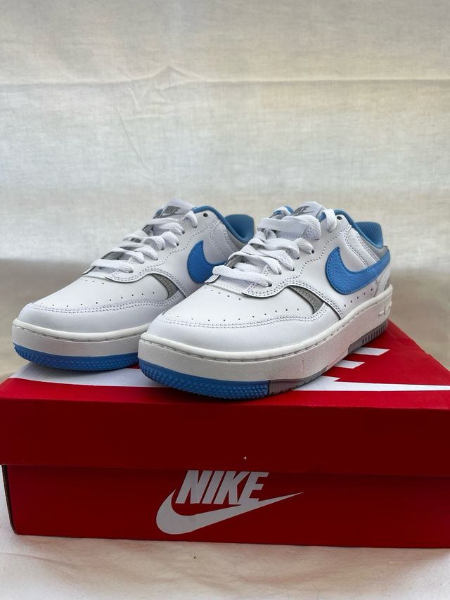 Zapatillas Nike Blancas y Azules Nuevas 38