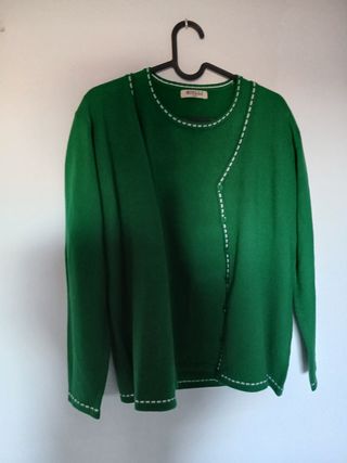 Conjunto Giolli camiseta + chaqueta verdes