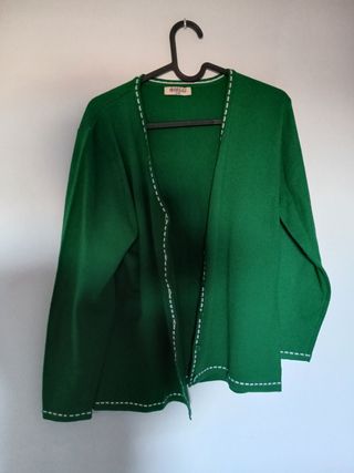 Conjunto Giolli camiseta + chaqueta verdes