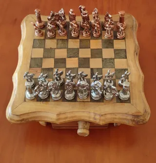 Mini ajedrez vintage de madera, cajones y patitas