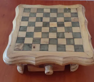 Mini ajedrez vintage de madera, cajones y patitas