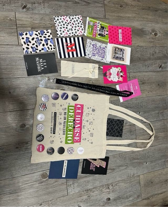 Lote Malasmadres: Bolso, Lanyard y Pines
