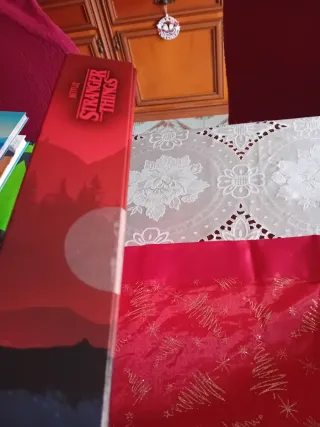 Puzzle Stranger Things 2000 pezzi Netflix