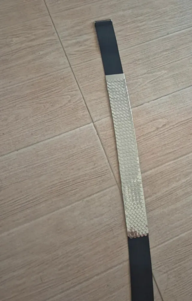 Cintura elastica da donna nera e argento