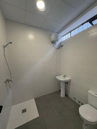 Local Industrial en Alquiler - C/Velarde 12