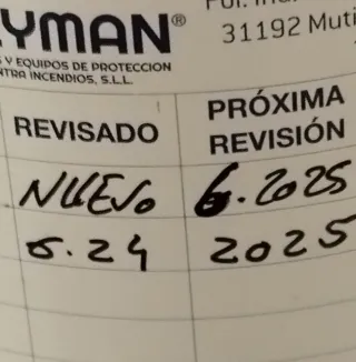 3 extintores 6Kg ABC y 1 extintor 5Kg CO2 B