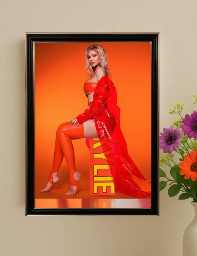 Pintura roja naranja de Kylie Jenner