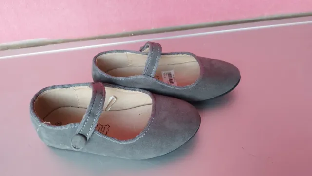 Merceditas niña grises talla 26