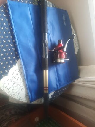 Caña de pescar y pesas