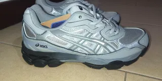 Scarpe ASICS Gel NYC Grigie, n° 41,5