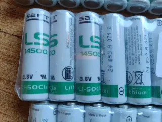48 Pilas de Litio 3.6V 2.6A SAFT.