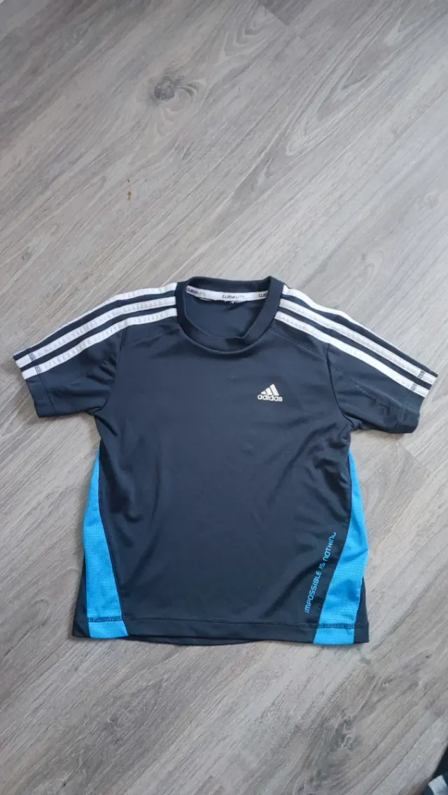 Camiseta Adidas niño 6-7 años
