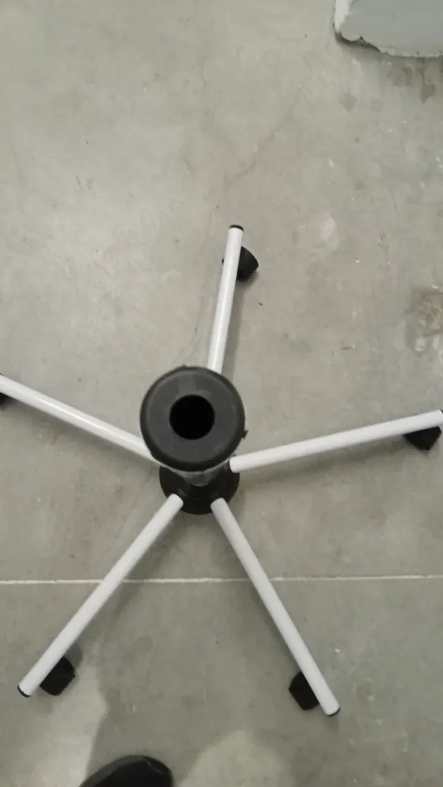 Pie de lámpara de aumento con ruedas