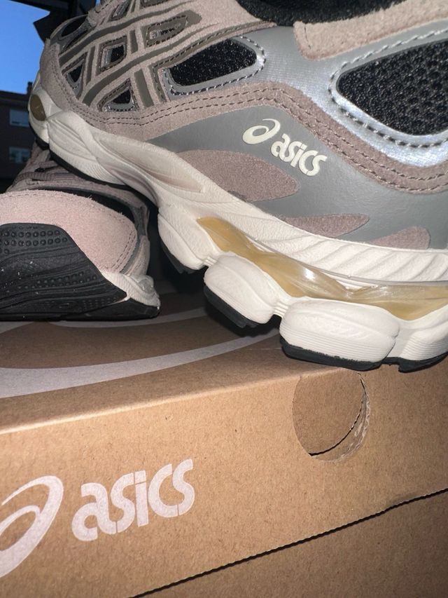 Asics Gel NYC Beige Talla 41.5