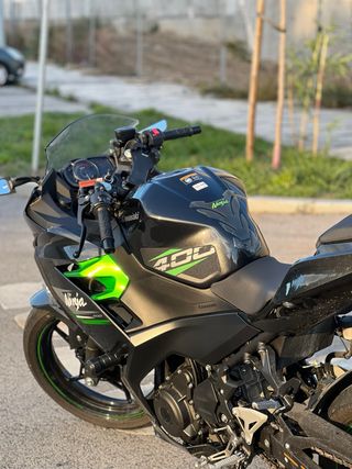 Kawasaki Ninja 400 2023 Negra