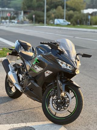 Kawasaki Ninja 400 2023 Negra