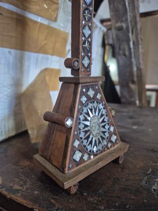 Cristo de notario con cruz de madera